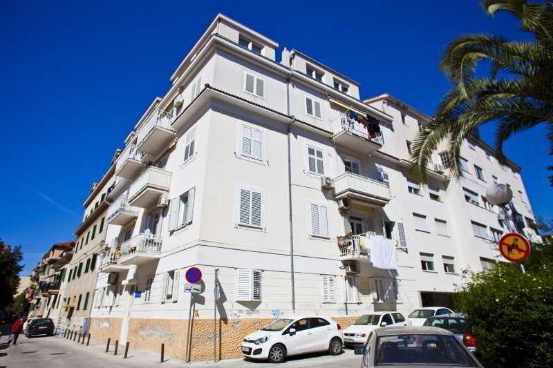 Split Apartments Peric Ngoại thất bức ảnh