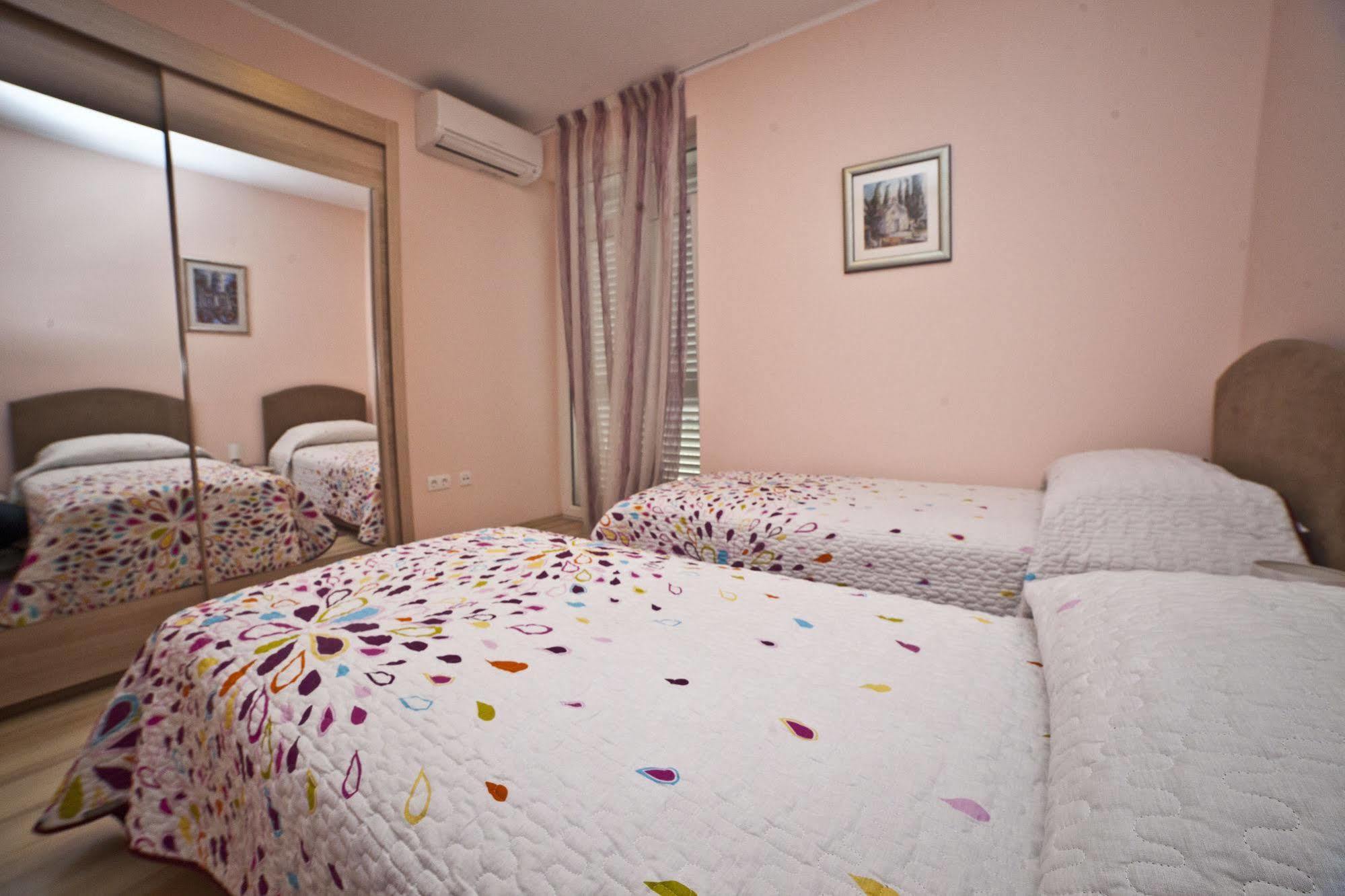 Split Apartments Peric Ngoại thất bức ảnh